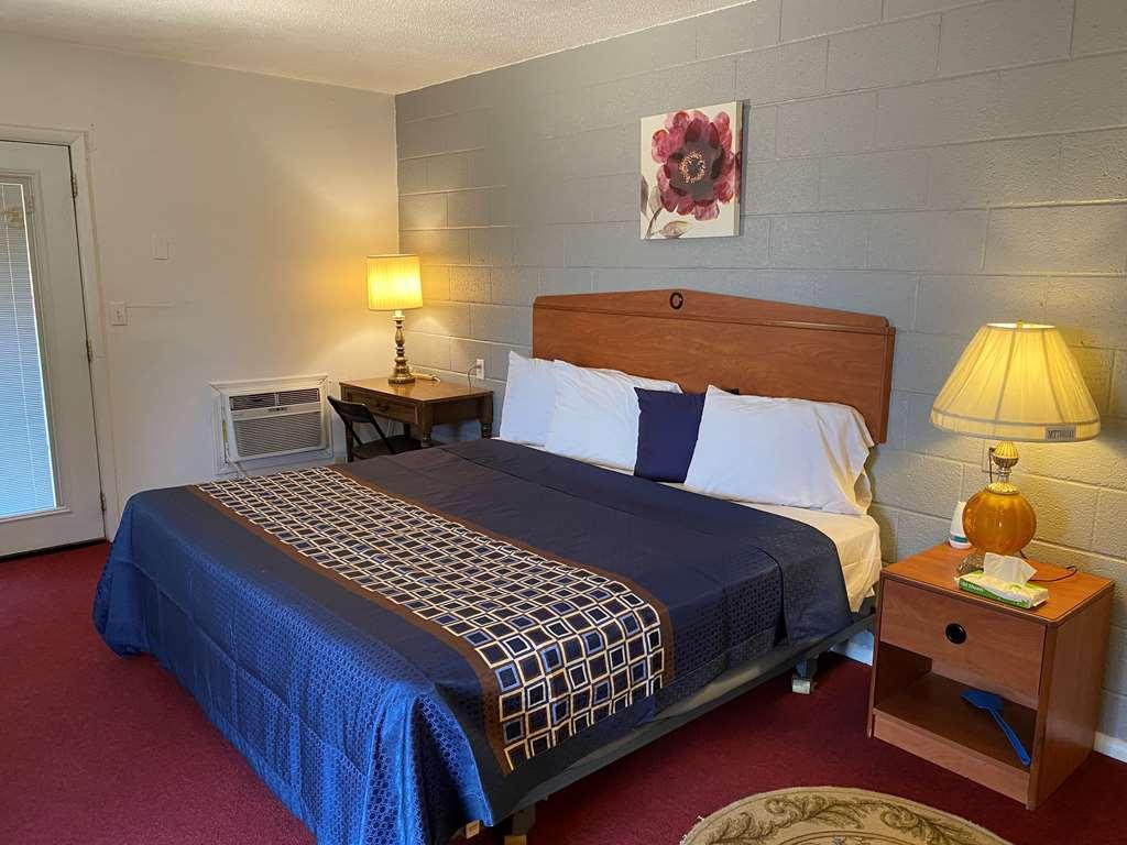 Knights Inn Fairview Room photo